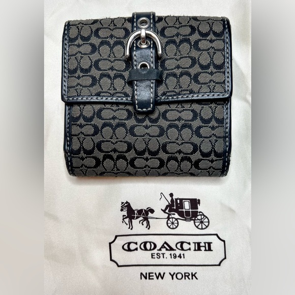 COACH wallet - Picture 2 of 5